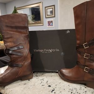 Vintage Foundry brand new stylish boots size 9.